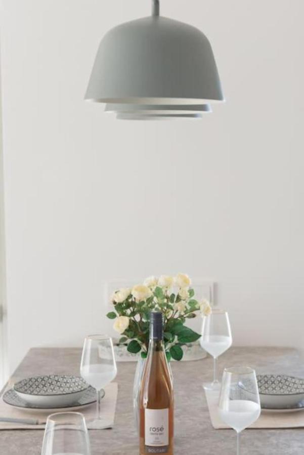 Bright Apartment In The New Building أثينا المظهر الخارجي الصورة